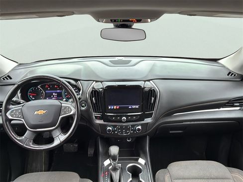 Used 2021 Chevrolet Traverse LT image 24