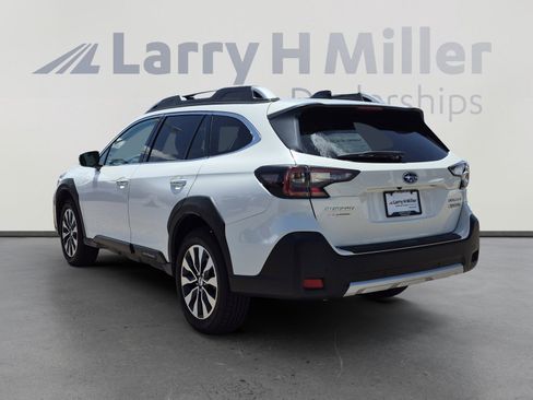 Used 2024 Subaru Outback Touring XT AWD/4WD image 3