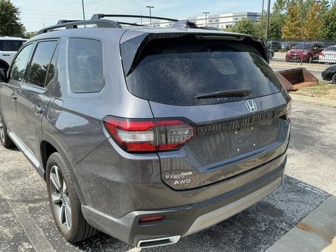 Used 2023 Honda Pilot Elite image 8
