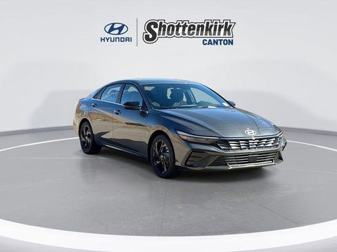 New 2026 Hyundai Elantra SEL Sport image 2