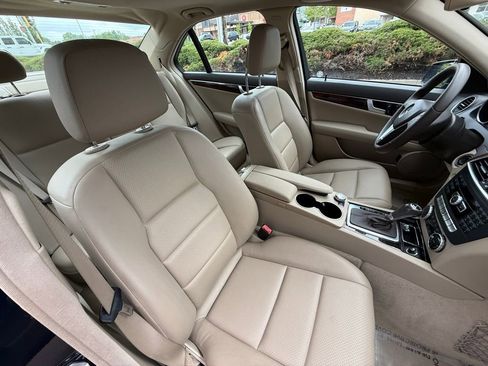 Used 2013 Mercedes-Benz C 300 4MATIC Sedan image 40