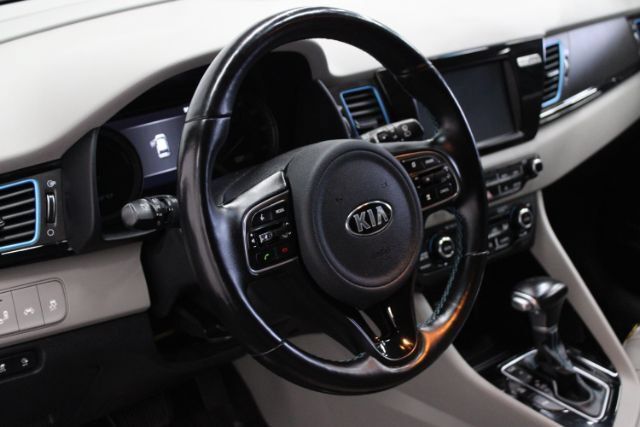 Used 2018 Kia Niro EX Premium FWD image 12
