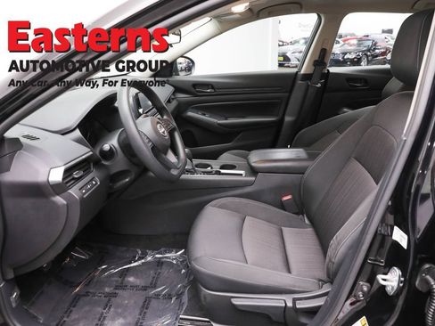 Used 2023 Nissan Altima 2.5 S FWD image 13