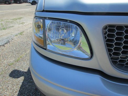 Used 2002 Ford F150 XLT RWD image 16