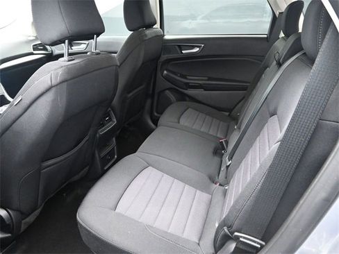 Used 2024 Ford Edge SE image 12