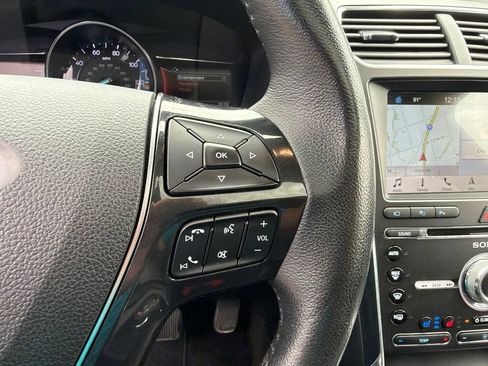 Used 2018 Ford Explorer Limited w/ Equipment Group 301A AWD/4WD image 24