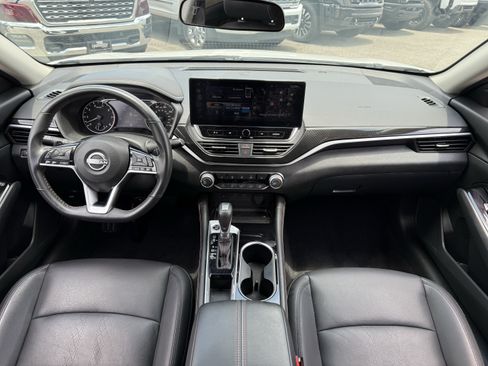 Used 2024 Nissan Altima 2.5 SR w/ SR Premium Package FWD image 29