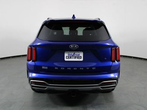 Used 2021 Kia Sorento S image 10