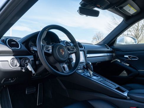 Used 2018 Porsche 718 Cayman S image 4