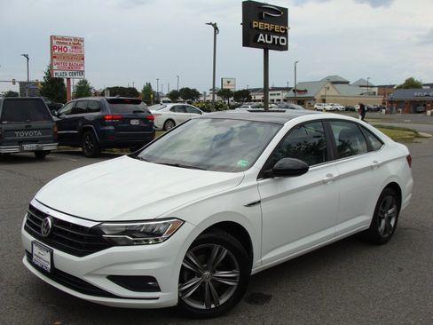 Used 2019 Volkswagen Jetta R-Line FWD image 3