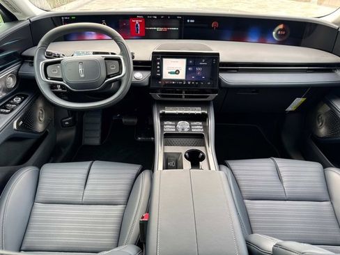 New 2025 Lincoln Nautilus Reserve image 24