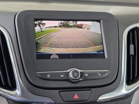 Used 2020 Chevrolet Equinox LS w/ LS Convenience Package FWD image 13