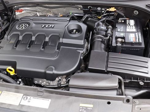 Used 2015 Volkswagen Passat TDI SEL Premium FWD image 56