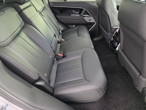 Used 2025 Land Rover Range Rover SE AWD/4WD image 25