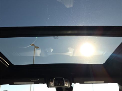 Used 2025 RAM 1500 Laramie image 17