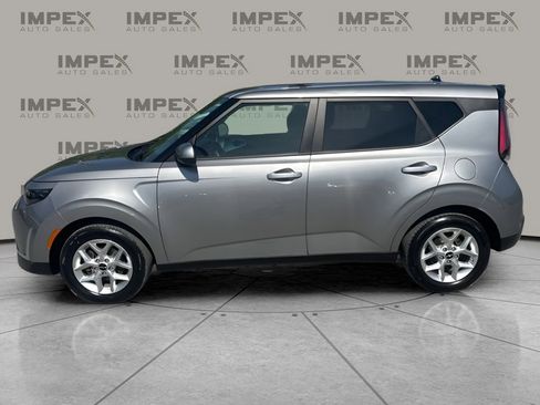 Used 2024 Kia Soul LX w/ Option Group 015 image 2