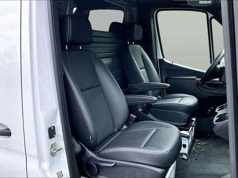 Used 2025 Mercedes-Benz Sprinter 2500 image 15