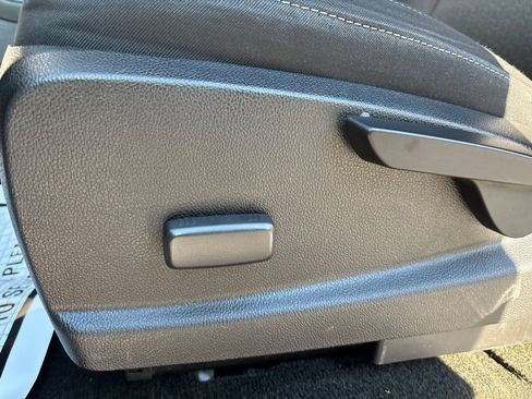 Used 2017 GMC Canyon SLE w/ SLE Convenience Package AWD/4WD image 22