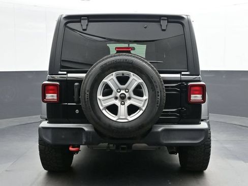 Used 2018 Jeep Wrangler Unlimited Sport S AWD/4WD image 7