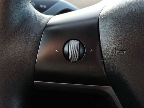 Used 2022 Tesla Model Y Performance image 20