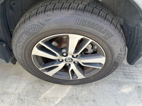 Used 2018 Toyota RAV4 XLE w/ Plus Extra Value Package FWD image 10