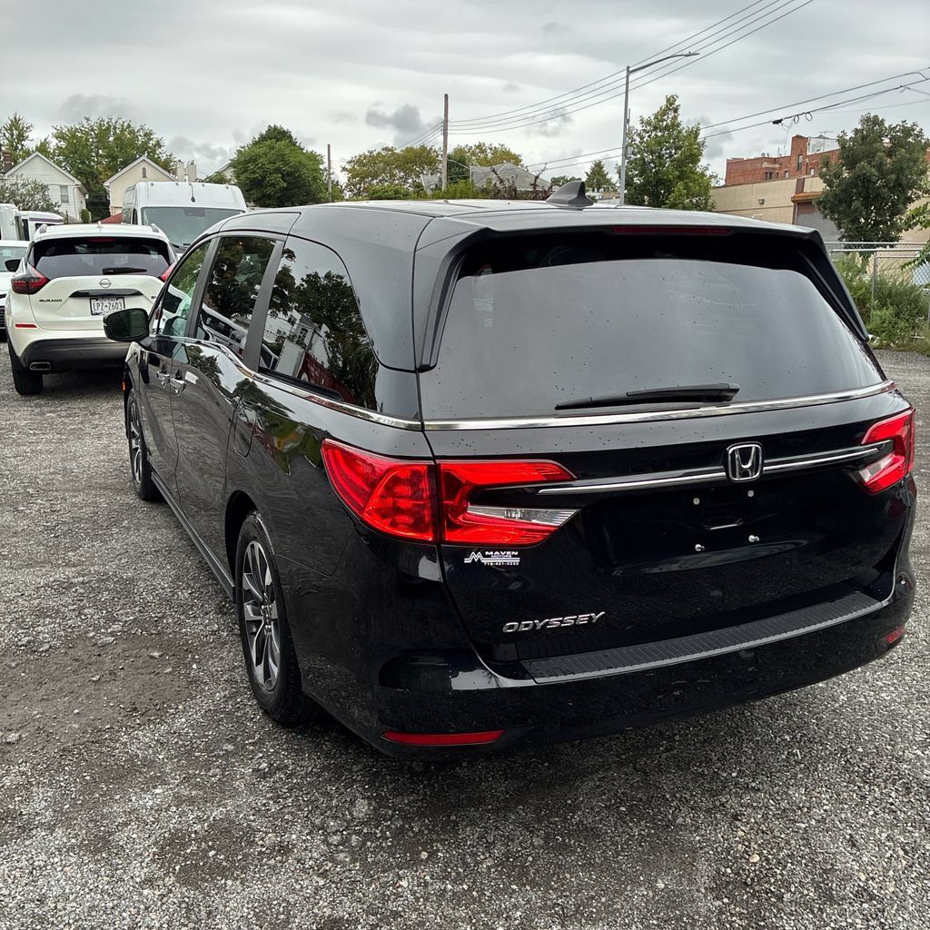 Used 2023 Honda Odyssey EX-L image 2
