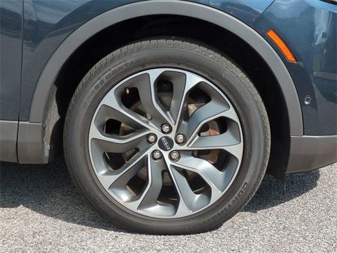 Used 2022 Lincoln Nautilus Reserve w/ Equipment Group 201A image 11