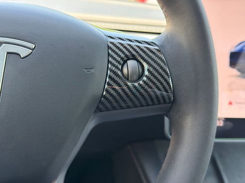 Used 2022 Tesla Model Y Long Range AWD/4WD image 21