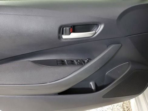 Used 2020 Toyota Corolla LE image 18