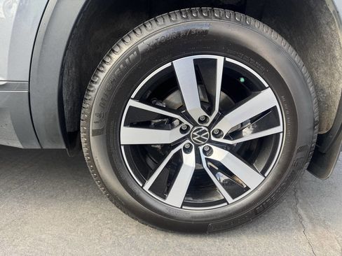 Used 2021 Volkswagen Atlas SE image 18