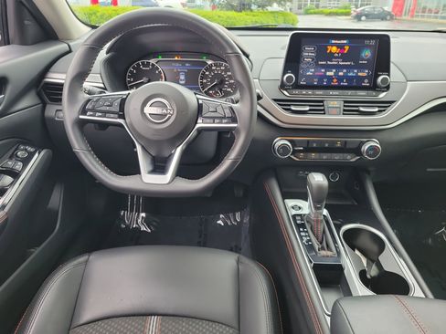 Certified 2024 Nissan Altima 2.5 SR FWD image 10