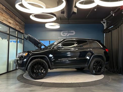 Used 2017 Jeep Grand Cherokee Limited AWD/4WD image 26