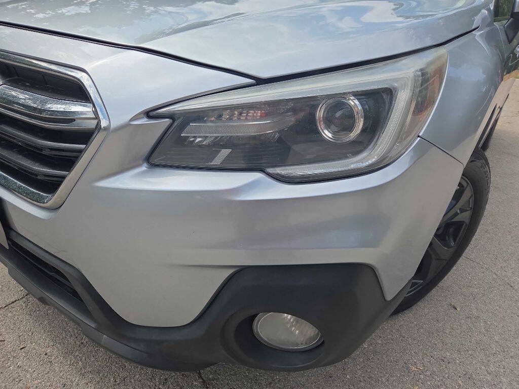 Used 2018 Subaru Outback 2.5i Limited AWD/4WD image 12