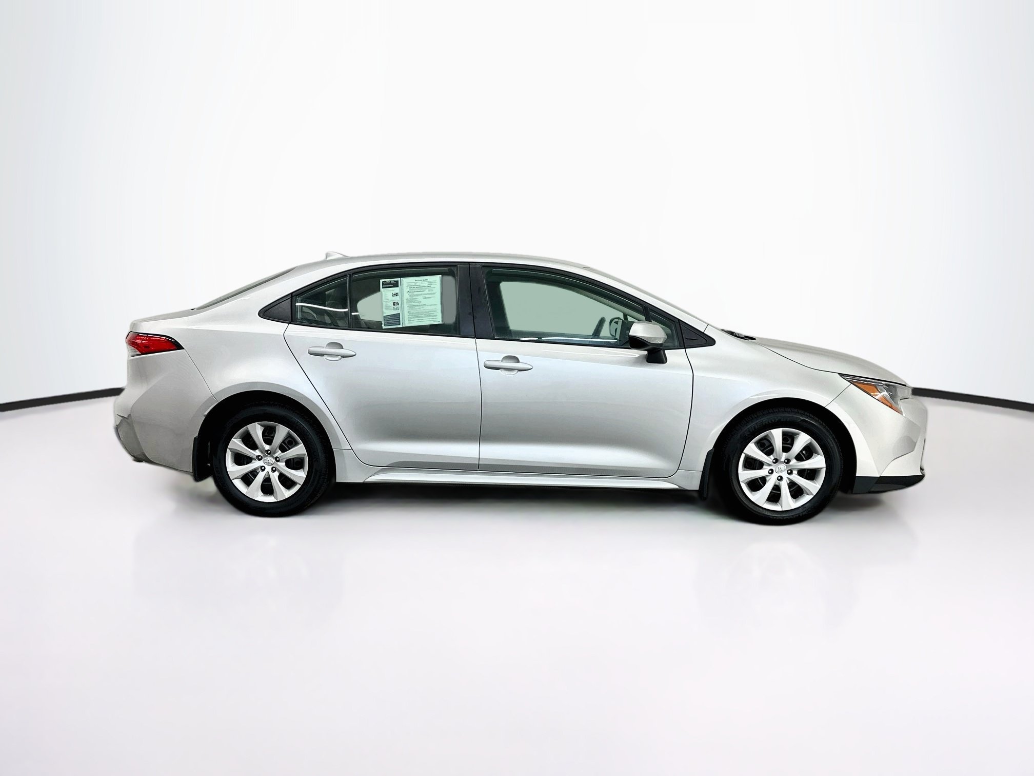 Used 2025 Toyota Corolla LE FWD image 10