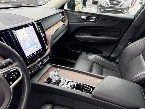 Used 2023 Volvo XC60 B5 Ultimate w/ Protection Package Premier image 26