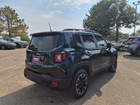 Used 2023 Jeep Renegade Latitude AWD/4WD image 5