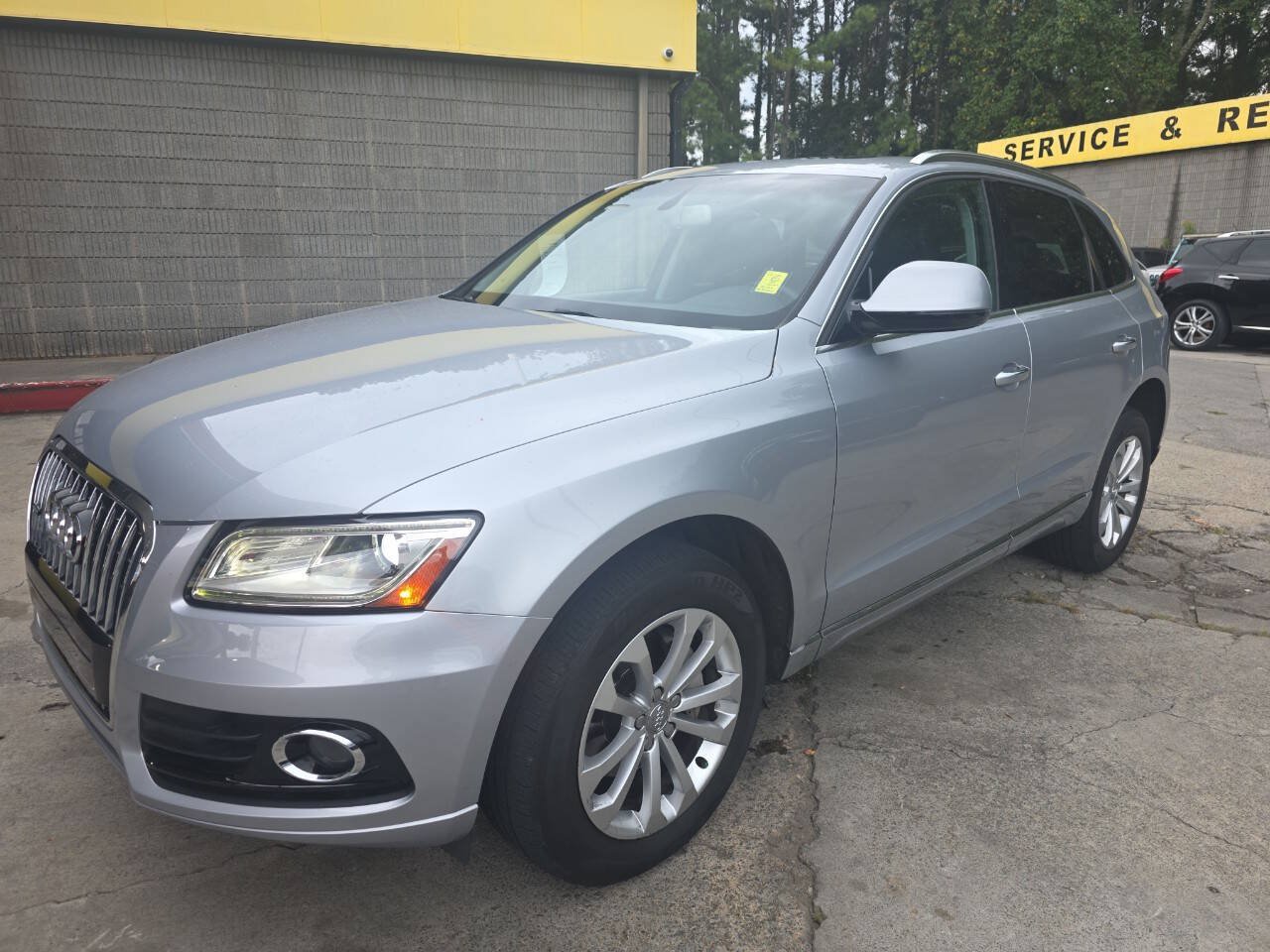 Used 2017 Audi Q5 2.0T Premium AWD/4WD image 2