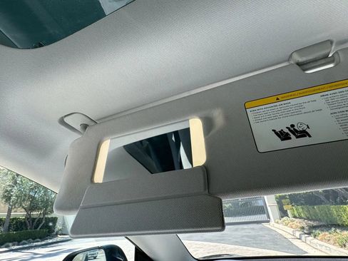 Used 2021 Tesla Model 3 Performance image 31