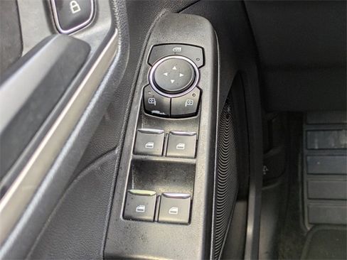 Used 2022 Ford Escape SE image 25