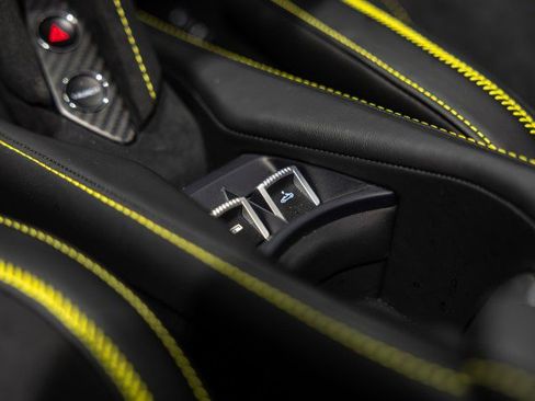 Used 2021 McLaren 720S Performance RWD image 44