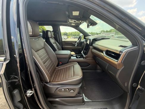 Used 2026 GMC Yukon Denali Ultimate AWD/4WD image 13
