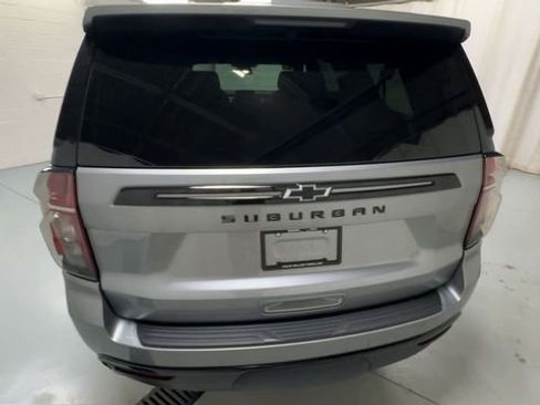 Used 2024 Chevrolet Suburban Z71 w/ Luxury Package image 7
