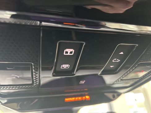 Used 2025 Land Rover Range Rover Sport Autobiography AWD/4WD image 9