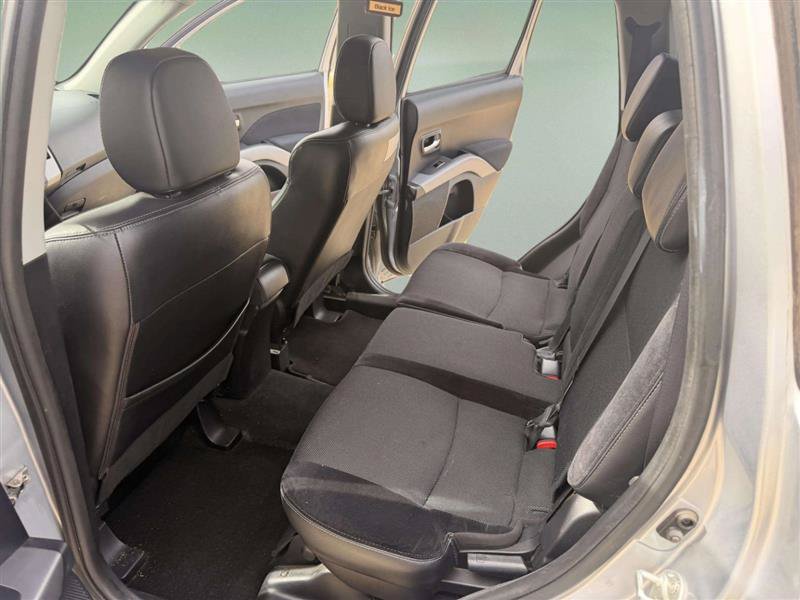 Used 2010 Mitsubishi Outlander SE FWD image 12