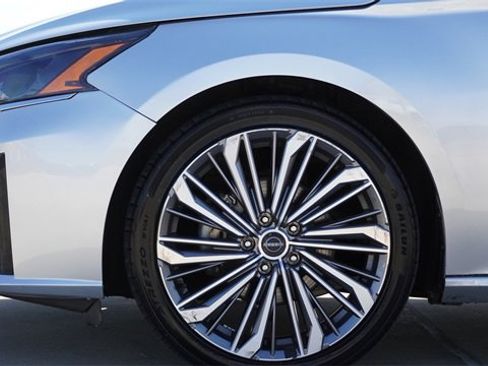 Used 2023 Nissan Altima 2.5 SL image 5