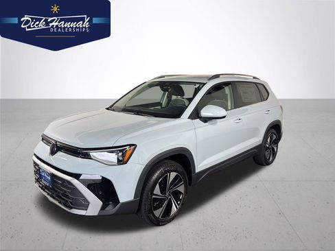 New 2026 Volkswagen Taos SE AWD/4WD image 1