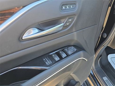 Certified 2022 Cadillac Escalade Premium Luxury image 24