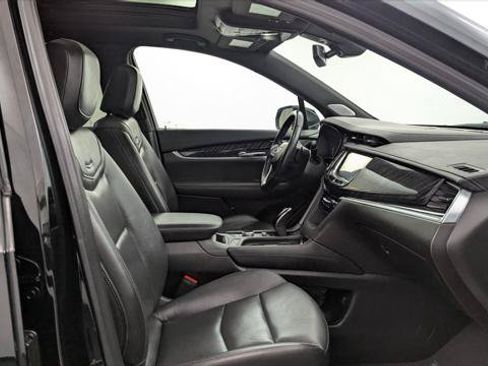 Used 2025 Cadillac XT6 Premium Luxury FWD image 23