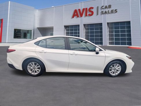 Used 2025 Toyota Camry LE FWD image 5