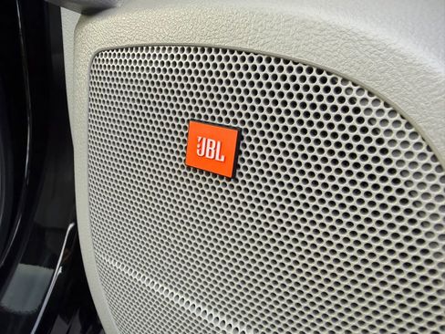 Used 2013 Toyota Highlander Limited image 16